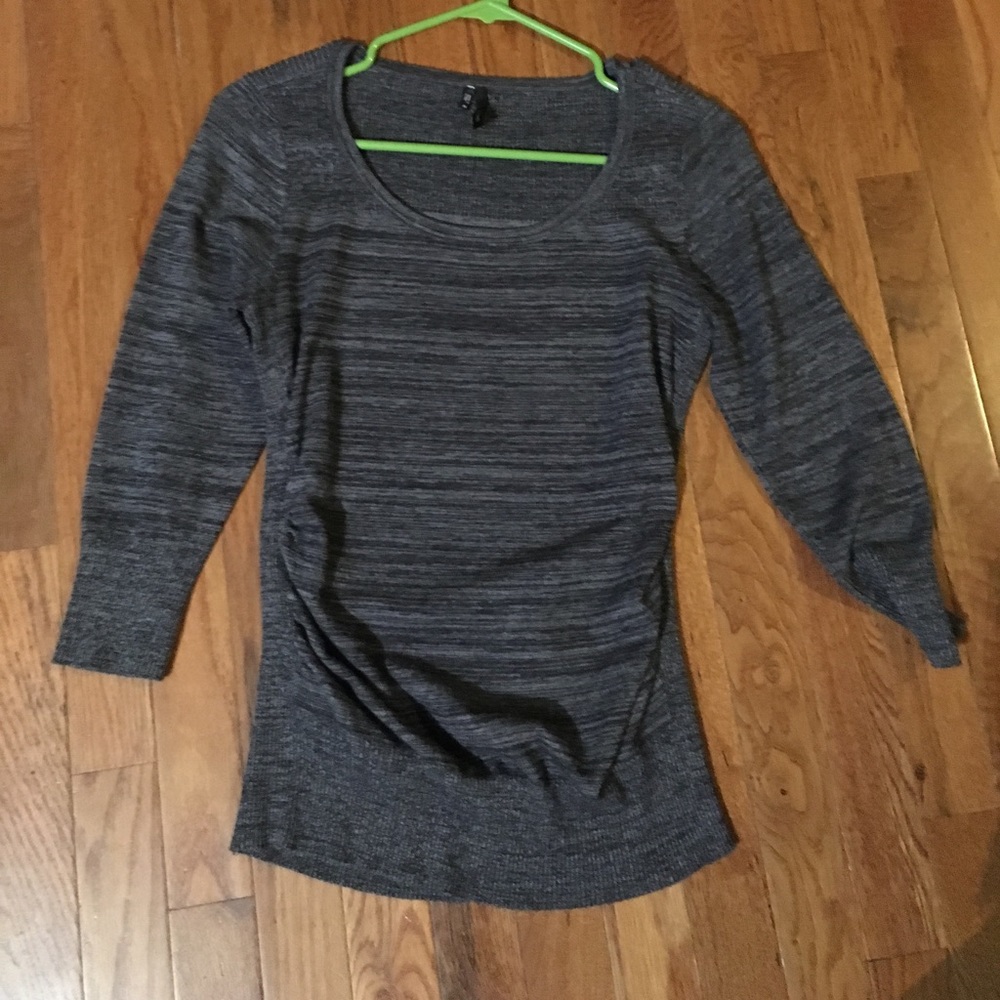 🍁Maurice's fitted charcoal gray shirt. 3/4 sleeve